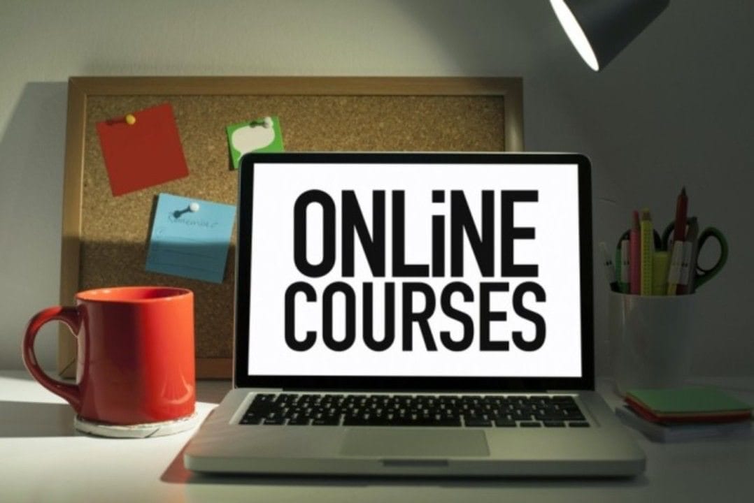 पढ़ाई का नया तरीका! अब घर बैठे करें Top Online Courses और पाएं फ्री सर्टिफिकेट