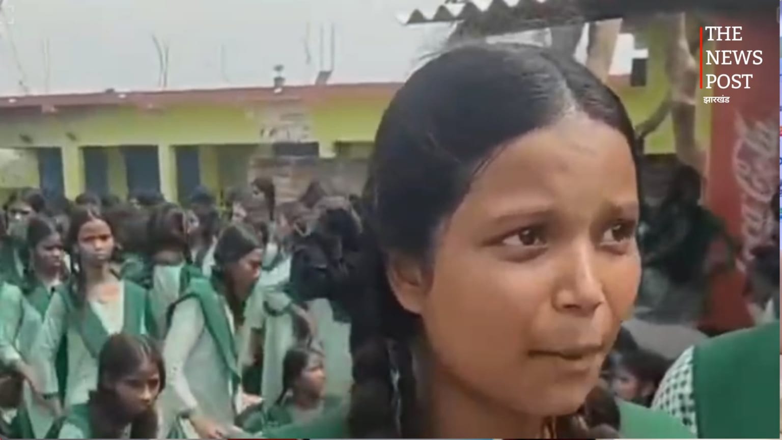 कोडरमा में कस्तूरबा विद्यालय की छात्राओं का सड़क मार्च, कई की बिगड़ी तबीयत