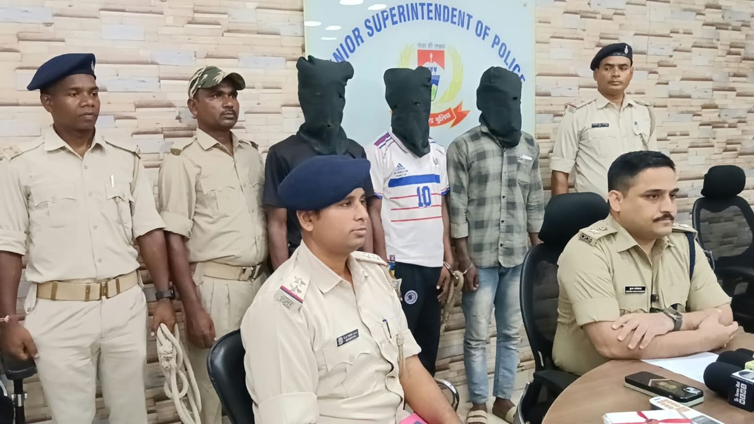 जमशेदपुर: बाइक चोर गिरोह का भंडाफोड़, 17 बाइक के साथ 3 गिरफ्तार