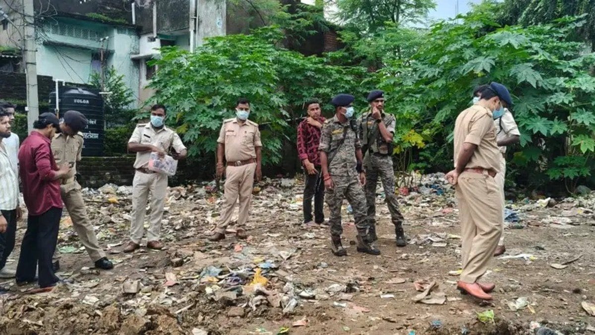 रांची: औघड़ भगवान आश्रम के सामने मिला युवक का शव, शरीर पर खून के निशान,  हत्या की आशंका से मचा हड़कंप
