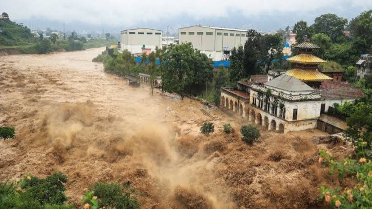 नेपाल में बाढ़ की तबाही के बीच मंडराया नया खतरा, पहाड़ पर बनी झील ने बढ़ाई टेंशन