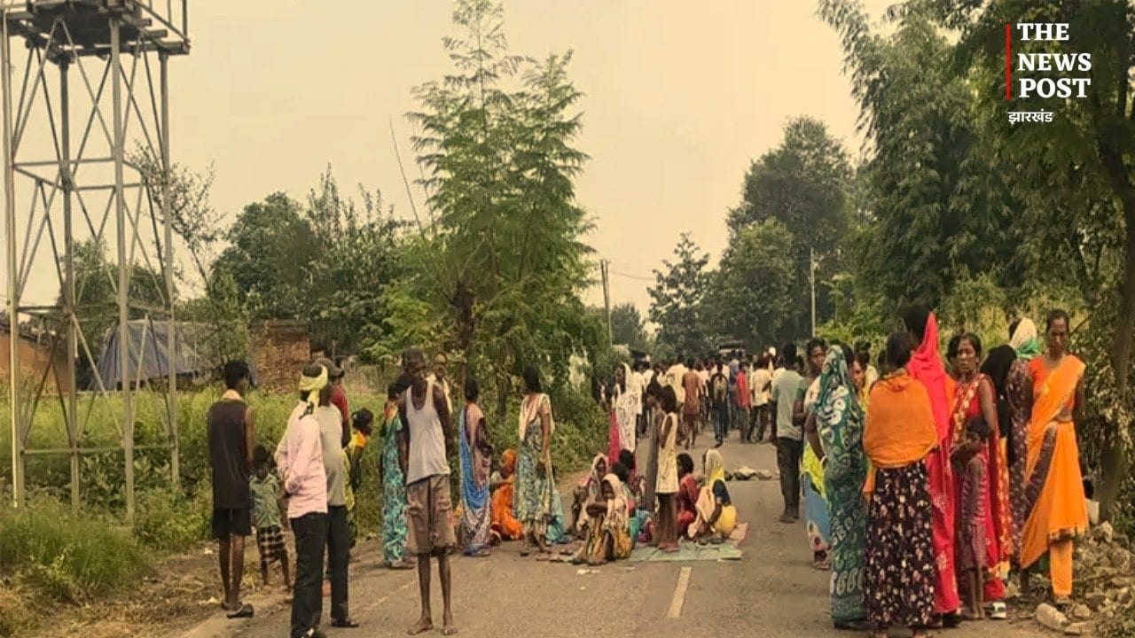रामगढ़ में सड़क हादसा, हाइवा की चपेट में आने से वृद्ध की मौत, आक्रोशित लोगों ने किया सड़क जाम