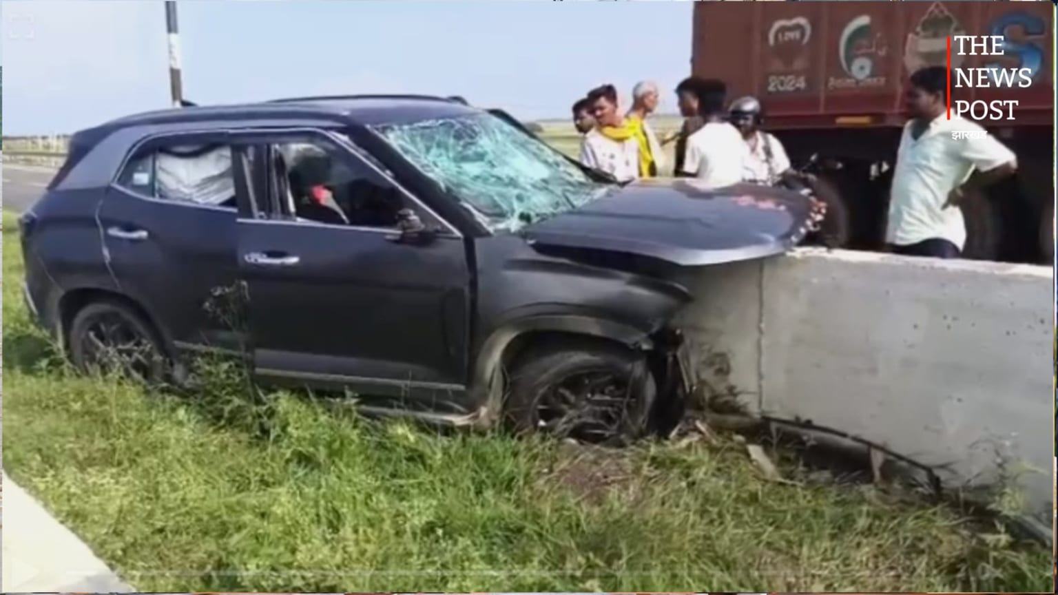 मोकामा में डिवाइडर से टकराई कार, पति-पत्नी और चालक समेत तीन की मौत