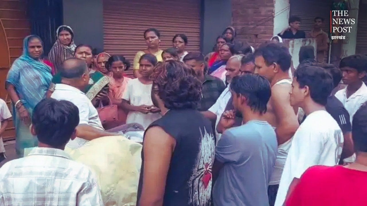 धनबाद: महिला ने बच्चे के साथ आग लगाकर किया आत्महत्या का प्रयास, फिर छत से कूदी...