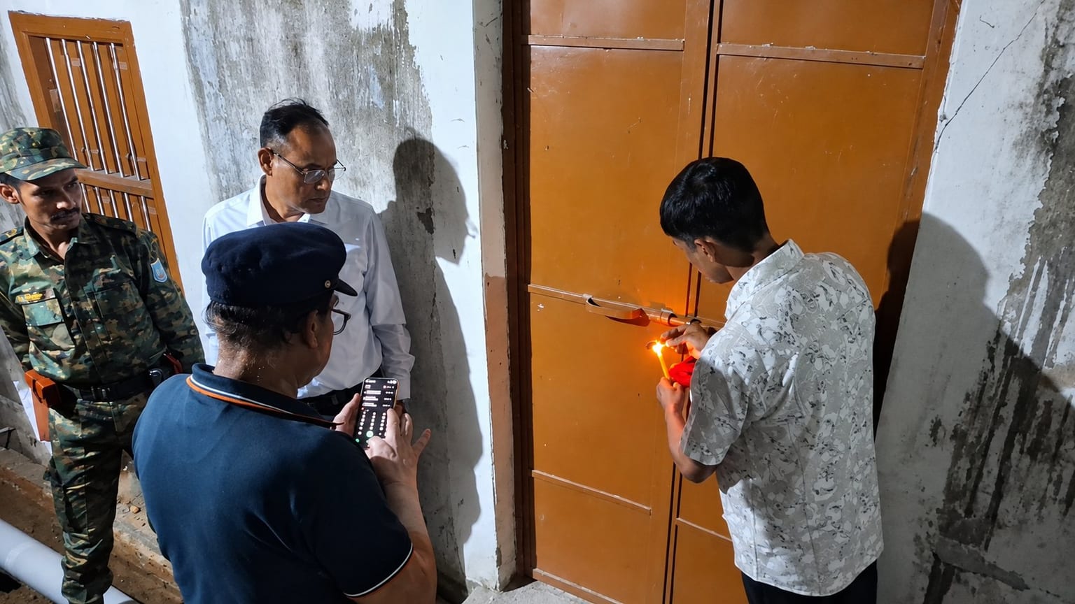 पलामू में रीमा सेवा सदन सील, न डॉक्टर मिले न जरूरी दस्तावेज, बिना लाइसेंस चल रही थी दवा दुकान