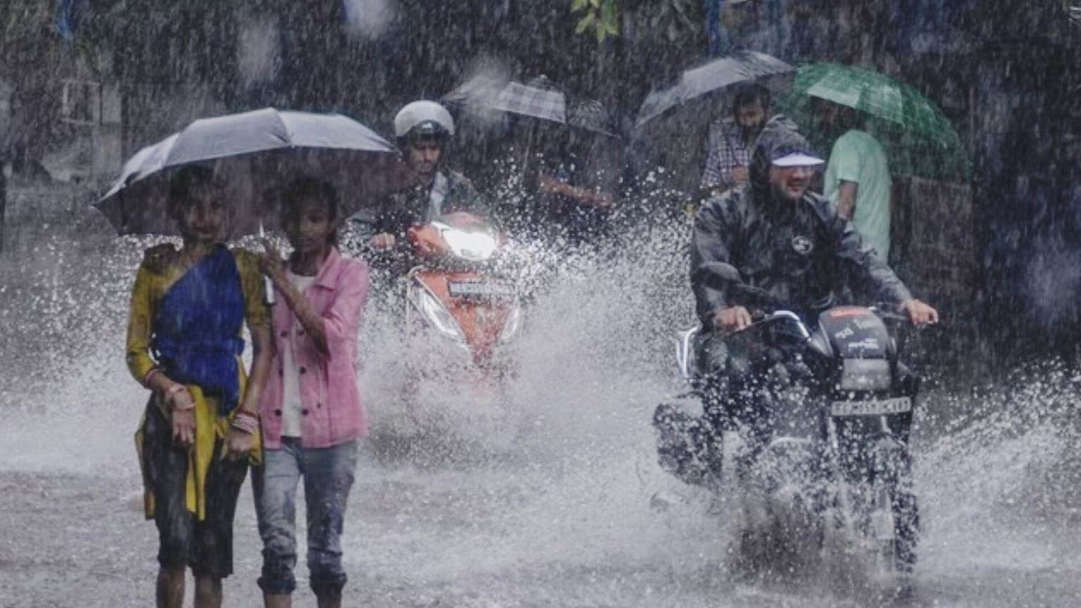 Jharkhand Weather: आज फिर बदलेगा मौसम, कई जिलों में बारिश और वज्रपात के आसार, जानें अपने इलाके का तापमान
