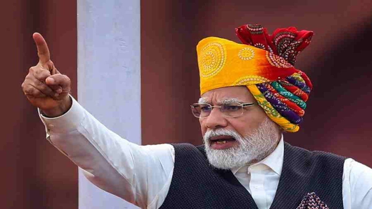 PM नरेंद्र मोदी जन्मदिन विशेष: चाय की दुकान से देश के प्रधानमंत्री तक, जानिए संघर्ष और सियासत की पूरी कहानी