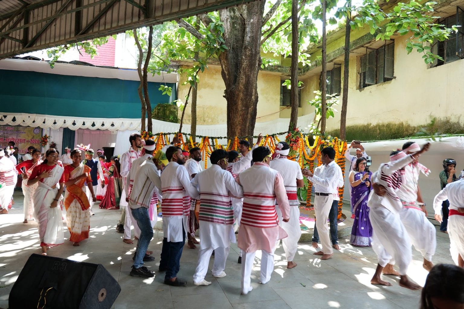 झारखंड में करम पर्व की धूम, पारंपरिक गीतों पर झूमीं मंत्री शिल्पी नेहा तिर्की