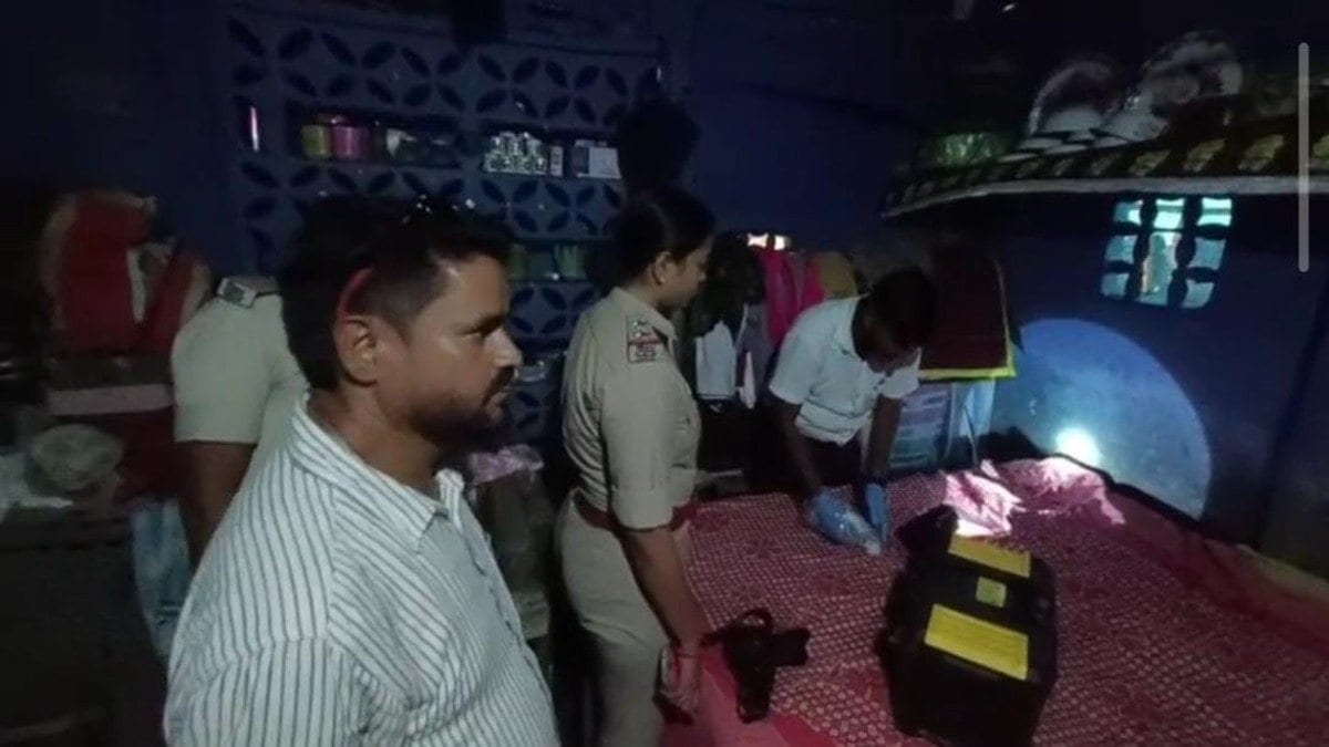 जमुई में छेड़खानी के बाद कटिहार में नाबालिग पर फेंका ऐसिड! एक बार फिर बेटियों की सुरक्षा पर उठे सवाल
