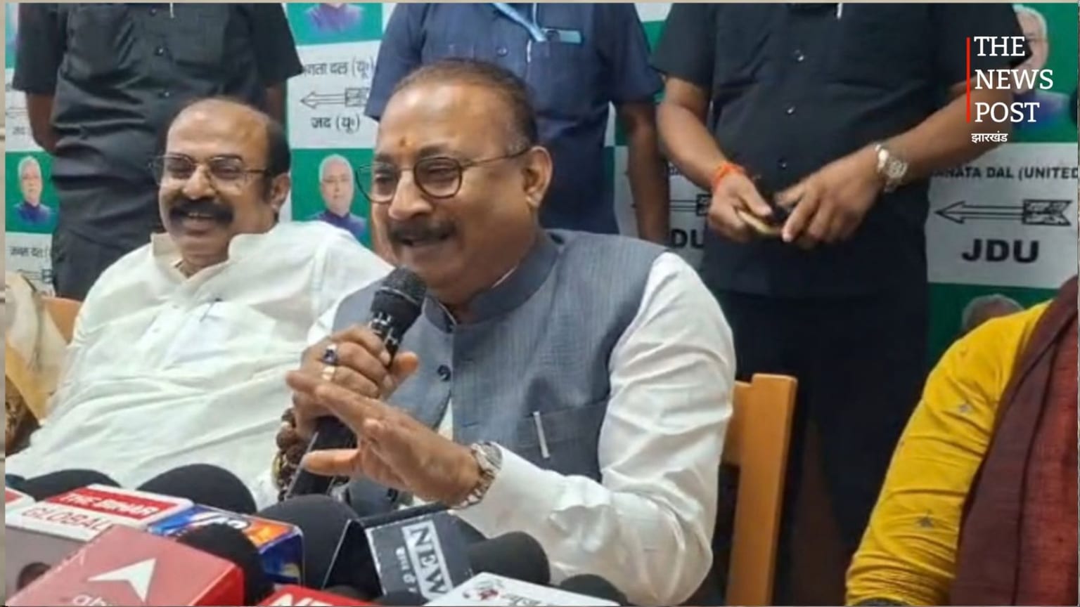 पटना में पूर्व पार्षद पर फायरिंग के बाद कानून-व्यवस्था पर सवाल, मंत्री अशोक चौधरी बोले- सरकार का इकबाल है और रहेगा