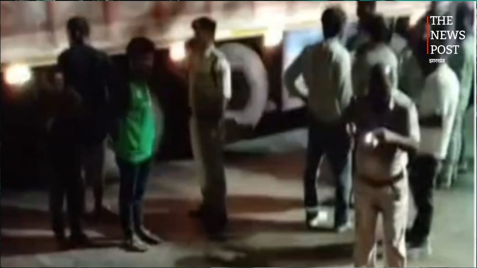 टाटानगर स्टेशन के बाहर तेज रफ्तार ट्रेलर की चपेट में आया युवक, मौके पर मौत