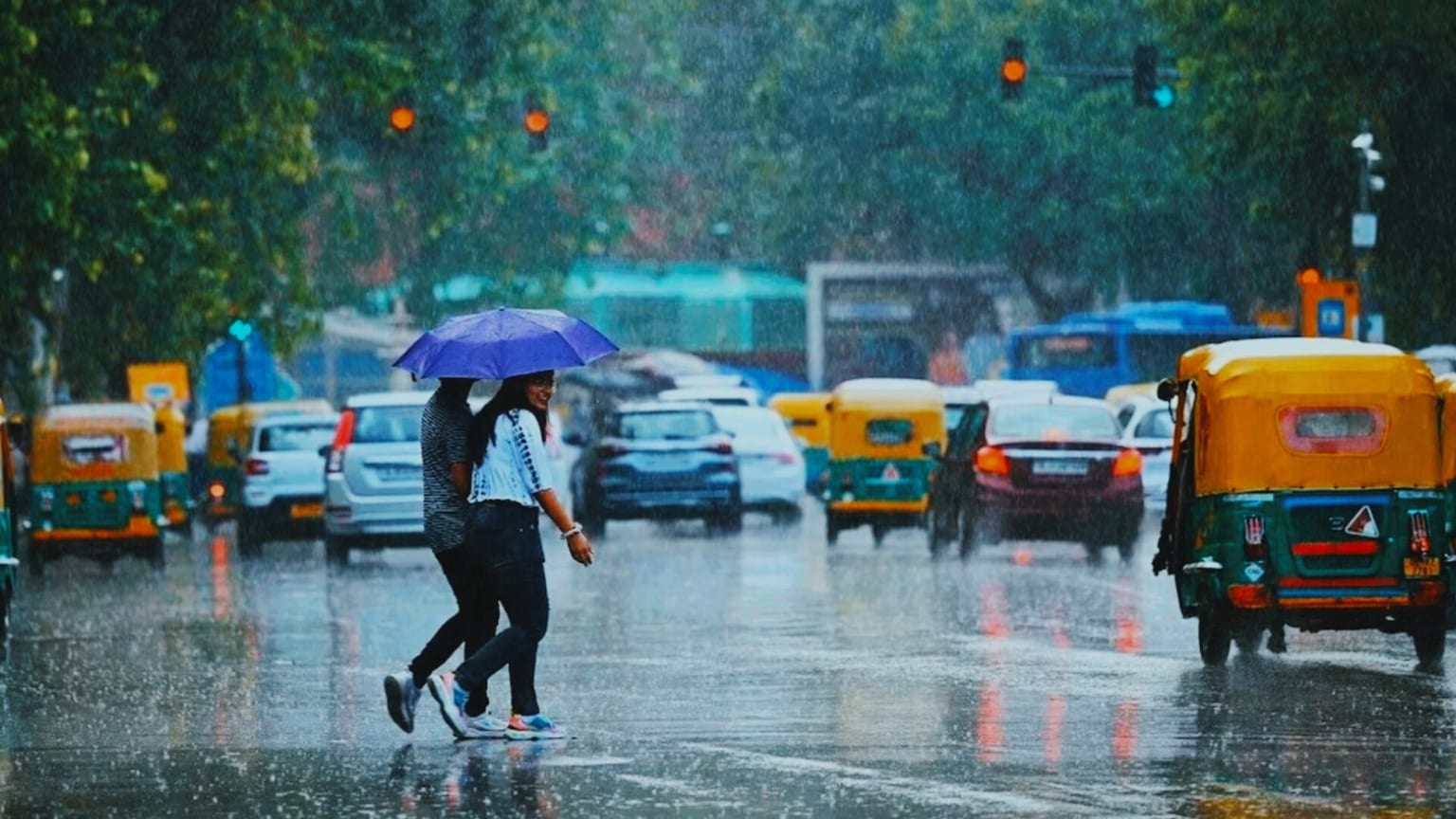 झारखंड में फिर बदलेगा मौसम का मिजाज, बारिश और गरज-चमक के बीच जानें अपने इलाके का तापमान