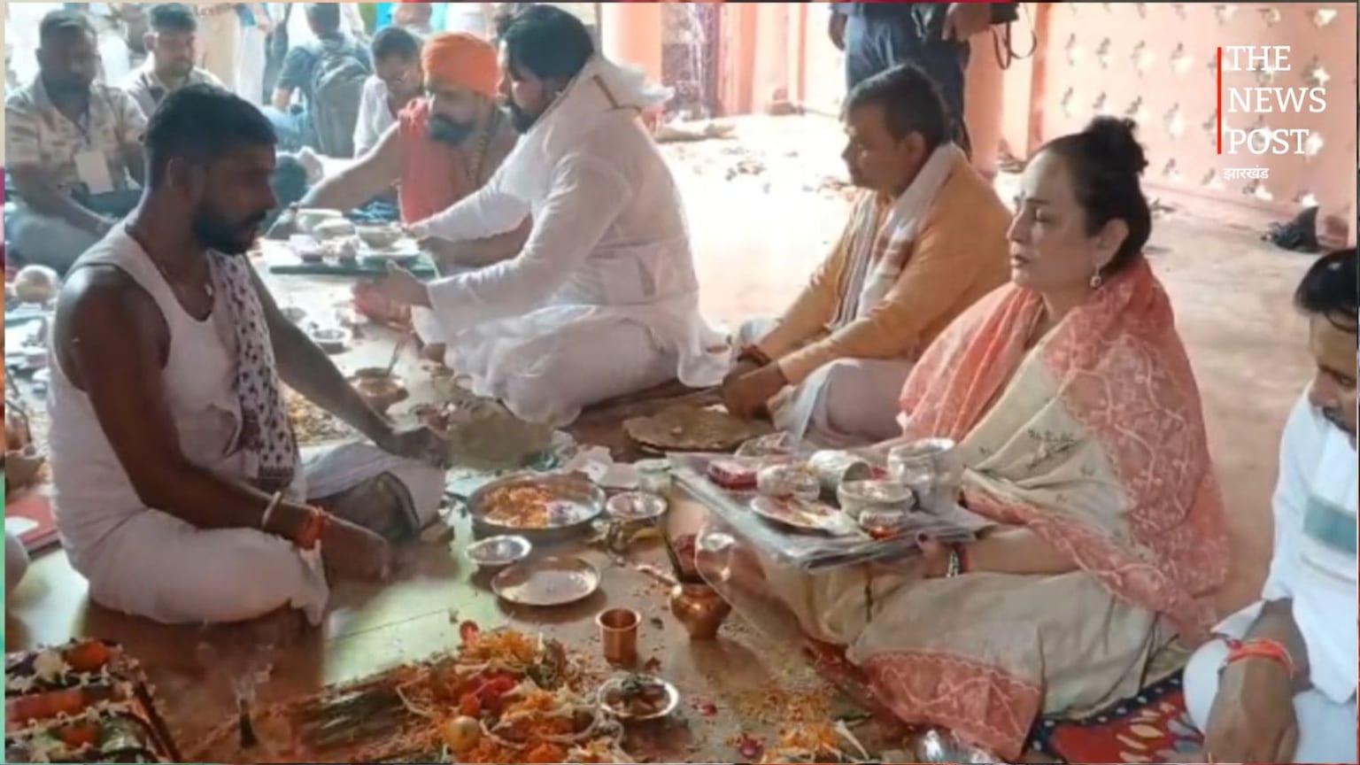 गया जी में स्मिता ठाकरे ने किया पिंडदान, बालासाहेब और पूर्वजों को किया याद