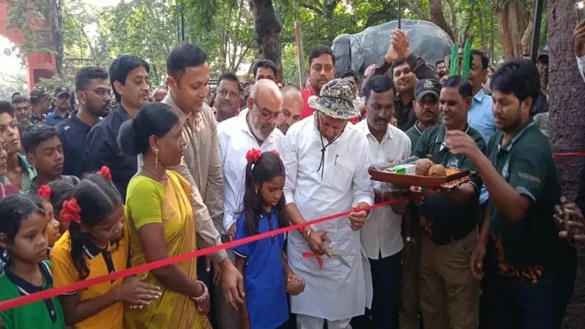 तीन महीने बाद आज से फिर खुला बेतला नेशनल पार्क, सांसद कालीचरण सिंह ने फीता काटकर किया उद्घाटन