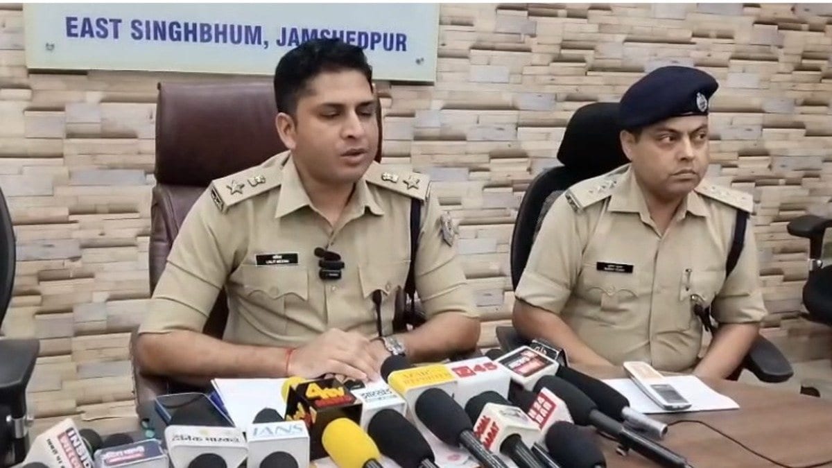 जमशेदपुर: दुर्गा पूजा को लेकर तैयारियां तेज, समिति के पदाधिकारी और सिटी SP के बीच बैठक
