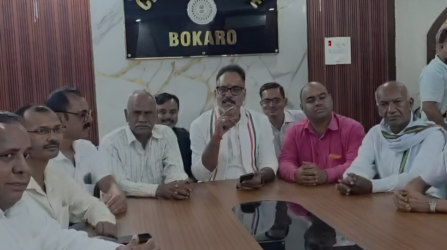 बोकारो: मुख्य चुनाव आयुक्त के खिलाफ कांग्रेस का सत्याग्रह, विपक्षी दलों ने बनाई आंदोलन की रणनीति