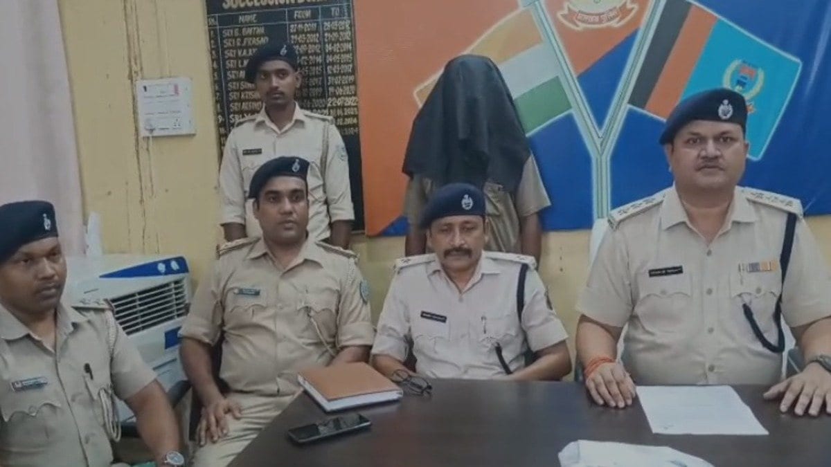 साहिबगंज पुलिस ने महज 24 घंटे में किया हत्याकांड का खुलासा, गला रेतकर भाई ने की थी हत्या
