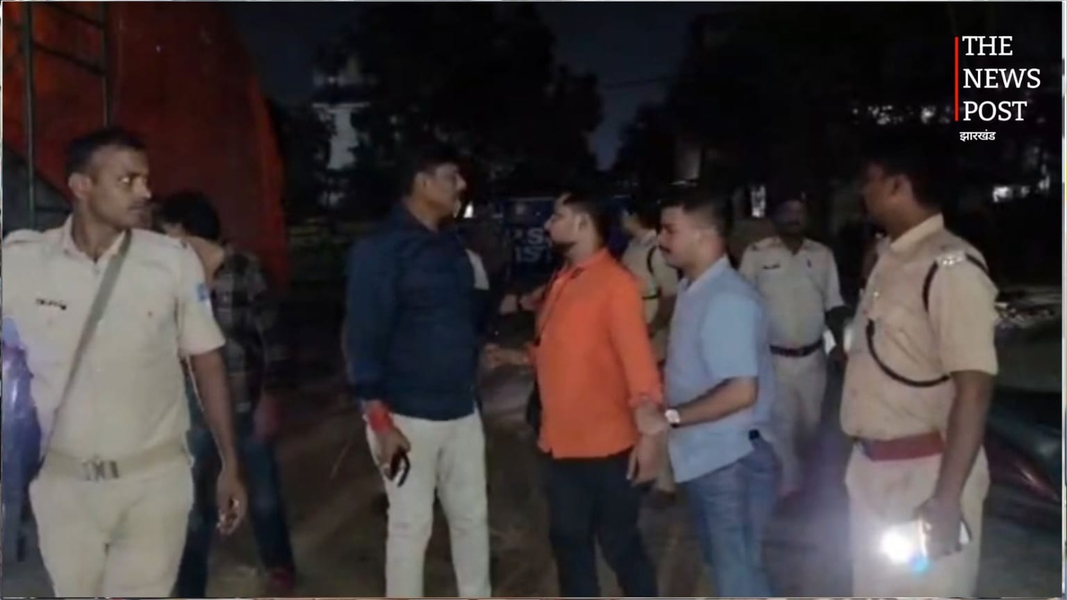बोकारो: खुले में शराब पीने वालों के खिलाफ बड़ी कार्रवाई, 25 लोगों को पुलिस ने हिरासत में लिया