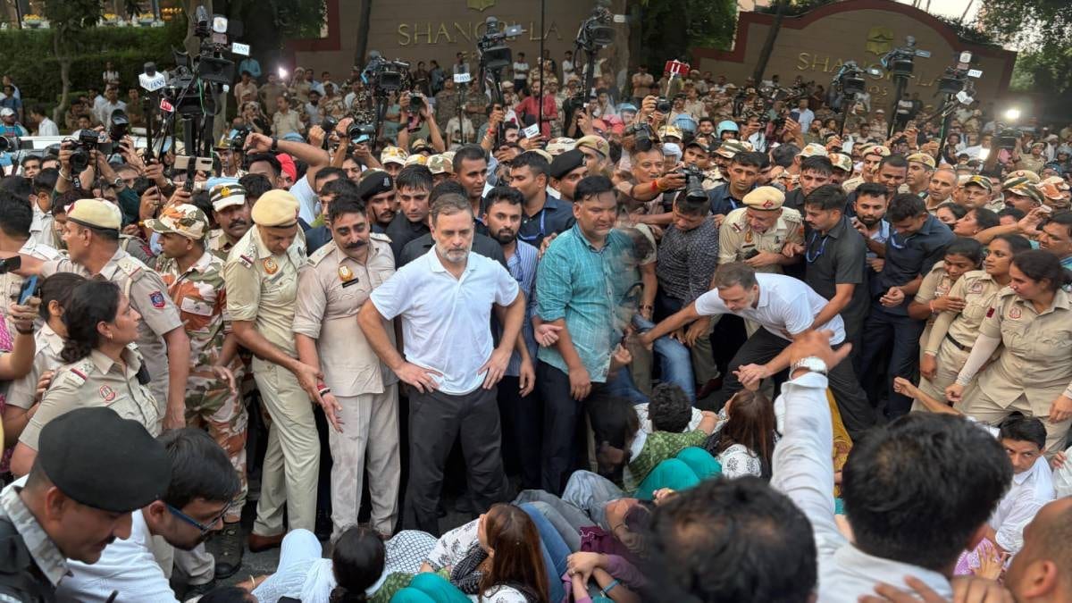 SIR के खिलाफ आर-पार के मूड में राहुल-प्रियंका, जंतर मंतर पर धरना, पुलिस ने हिरासत में लिया