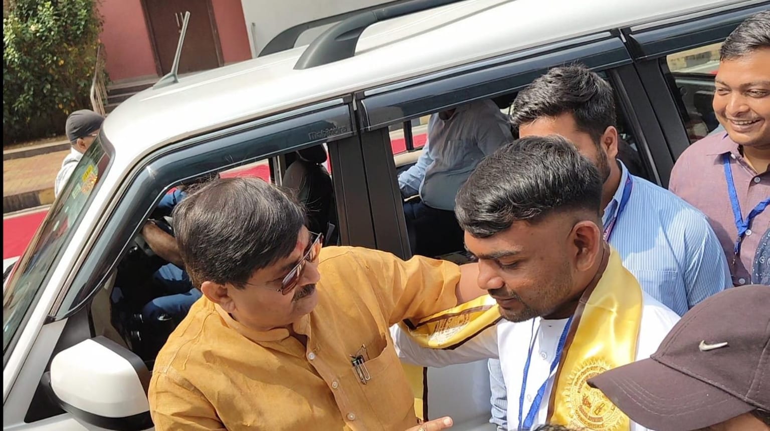 राज सिन्हा और जयराम महतो आमने -सामने हुए तो क्या हुआ? क्यों पूछा काहे नाराज हैं राज दा,फिर क्या बातचीत हुई