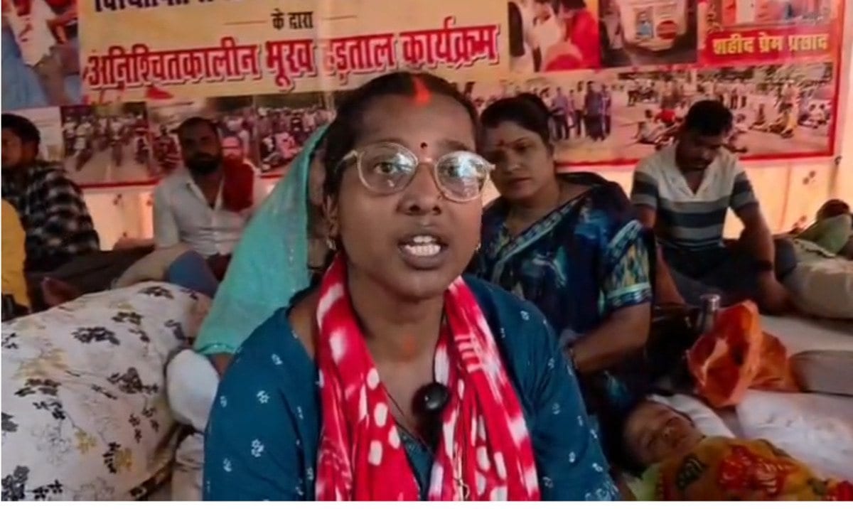 बोकारो: नियोजन की मांग पर विस्थापित अप्रेंटिसों की भूख हड़ताल जारी, मांग पूरी नहीं होने पर उग्र आंदोलन की चेतावनी