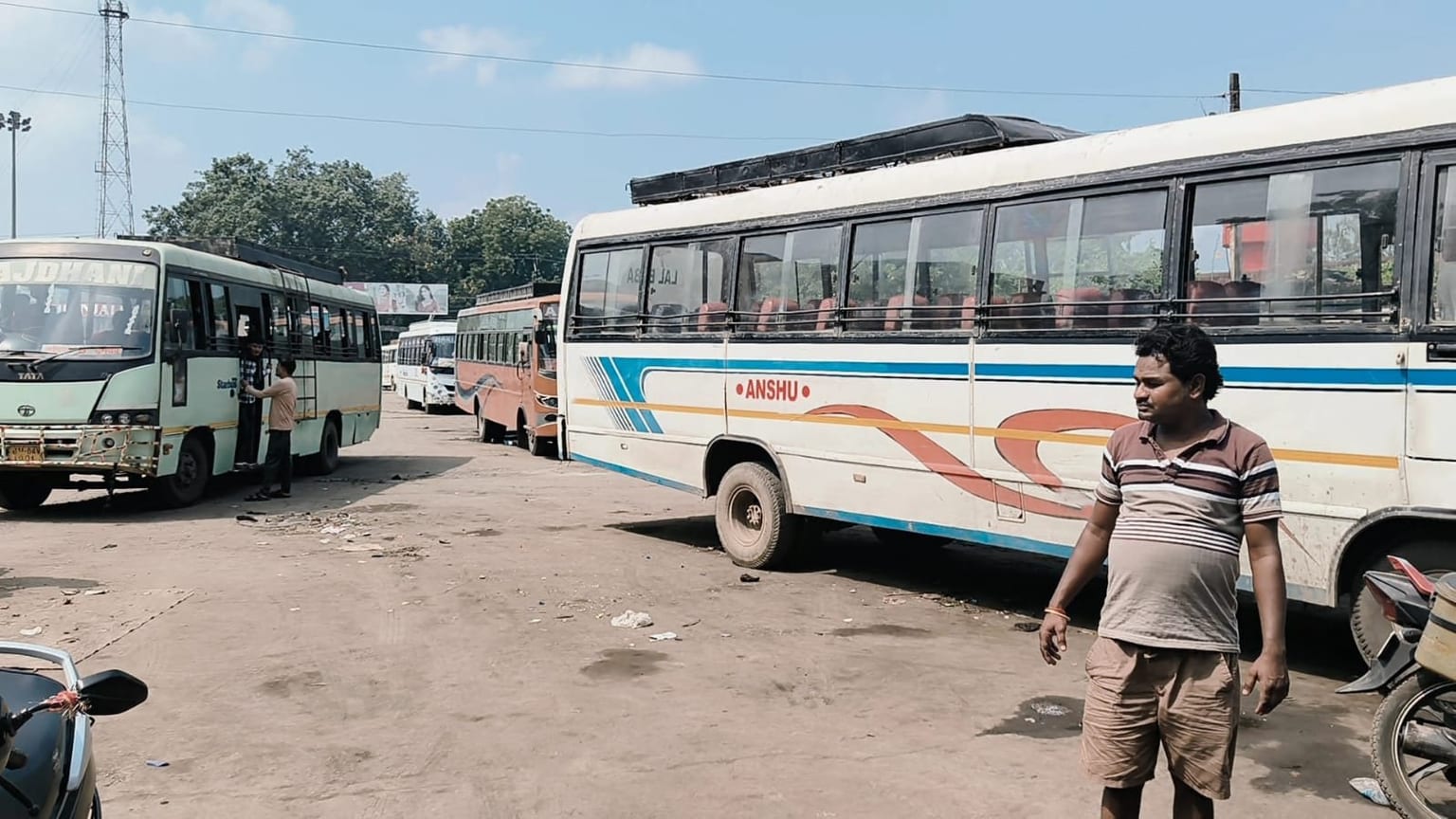 गोड्डा का बस स्टैंड बना नशेड़ियों का अड्डा! पुलिस थाना 50 मीटर दूर फिर भी सुरक्षा भगवान भरोसे