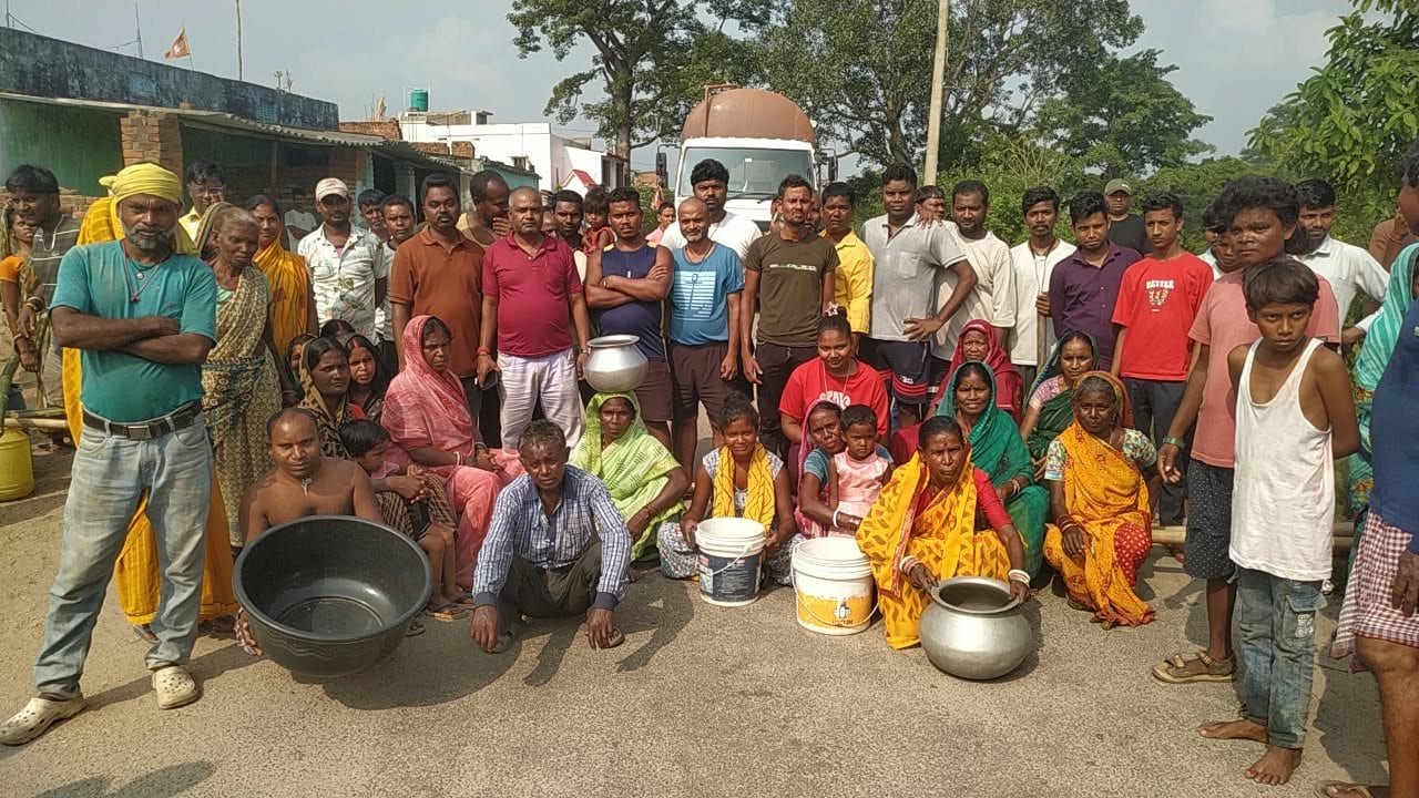 एक तरफ तेनुघाट डैम, दूसरी तरफ बोकारो नदी... फिर भी प्यासे हैं ग्रामीण