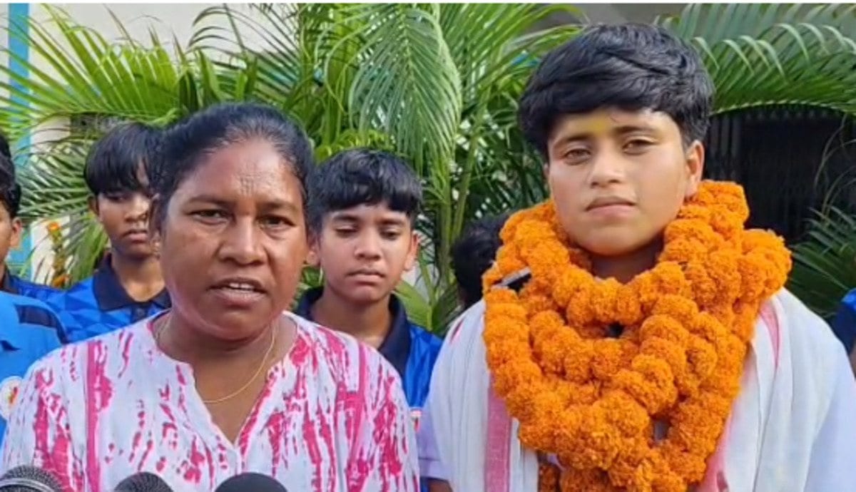 झारखंड की बेटी का कमाल! गुमला की दीपिका कुमारी ने इंडिया टीम में बनाई जगह, जिले में भव्य स्वागत