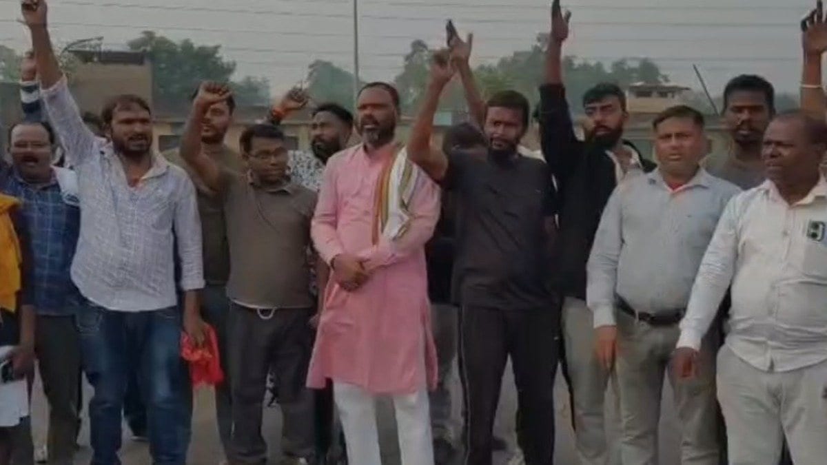 बोकारो स्टील प्लांट में उग्र हुआ विस्थापितों का आंदोलन, भूख हड़ताल के बाद सभी गेटों पर तालाबंदी