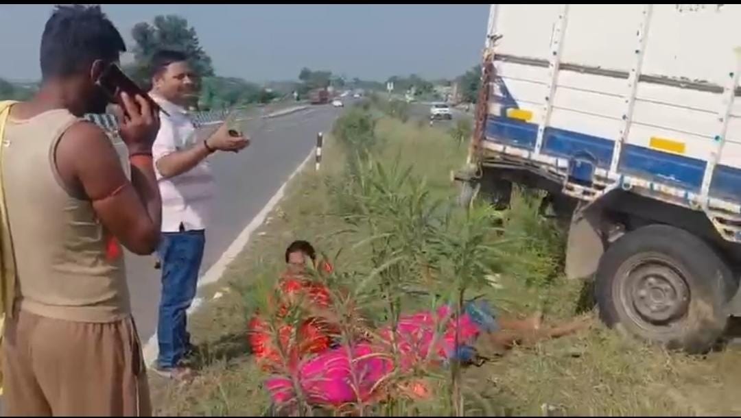 बख्तियारपुर में फोरलेन पर अनियंत्रित होकर डिवाइडर से टकराया पिकअप, एक की मौत, कई घायल