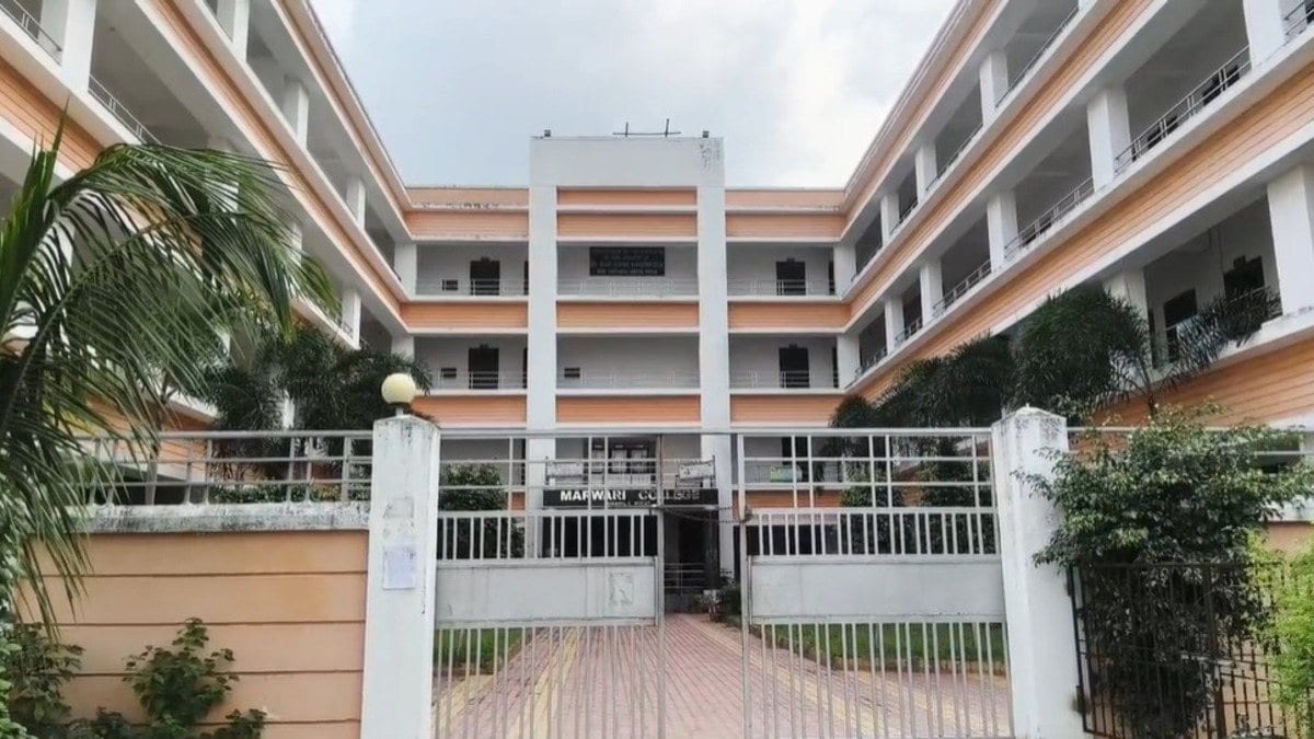 बिहार में 98 लाख के फर्जी वेतन भुगतान का खुलासा, दो शिक्षा अधिकारी सस्पेंड