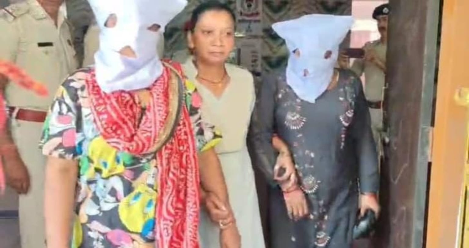 सरायकेला हत्याकांड मामले में पुलिस की बड़ी कारवाही, आरोपी संग पूरा परिवार गिरफ्तार
