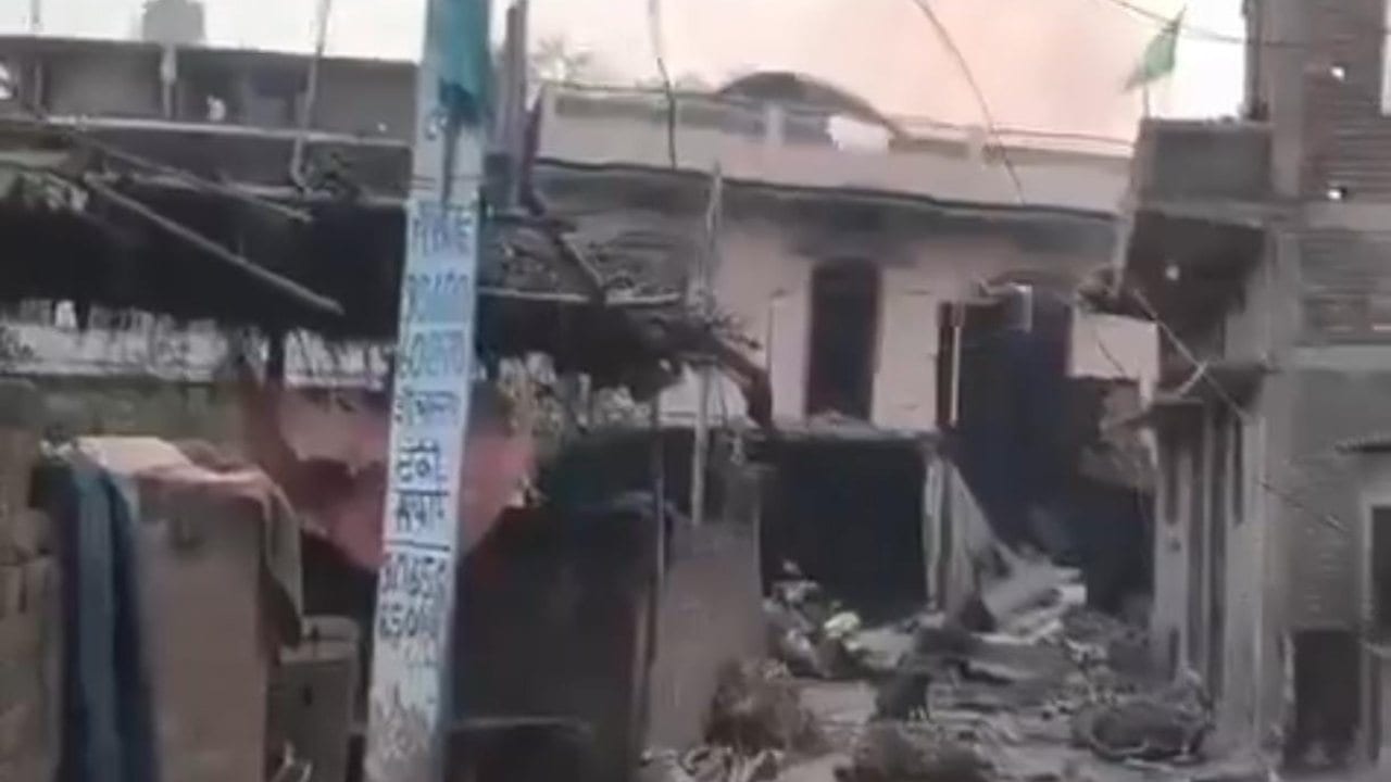 बारूद की ढेर पर है सीवान का आलमपुर गांव जहां गई 7 लोगों की जान, एसपी ने की 4 की पुष्टि, थानाध्यक्ष सस्पेंड