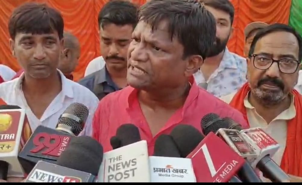 बारामुड़ी खटाल: ढुल्लू महतो गोली खाएगा लेकिन खटाल हटने नहीं देगा ,सभा में खूब गरजे सांसद