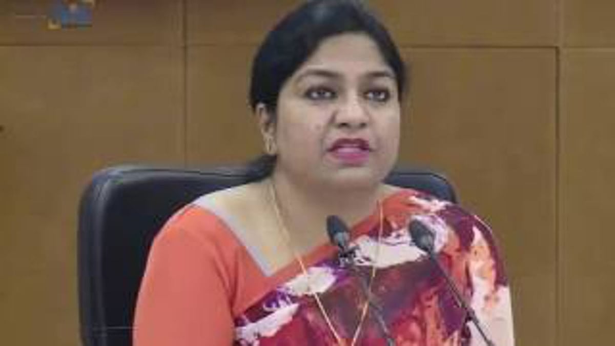 सीए और पति से पूछताछ के बाद अब IAS पूजा सिंघल की बारी, ईडी ने भेजा नोटिस