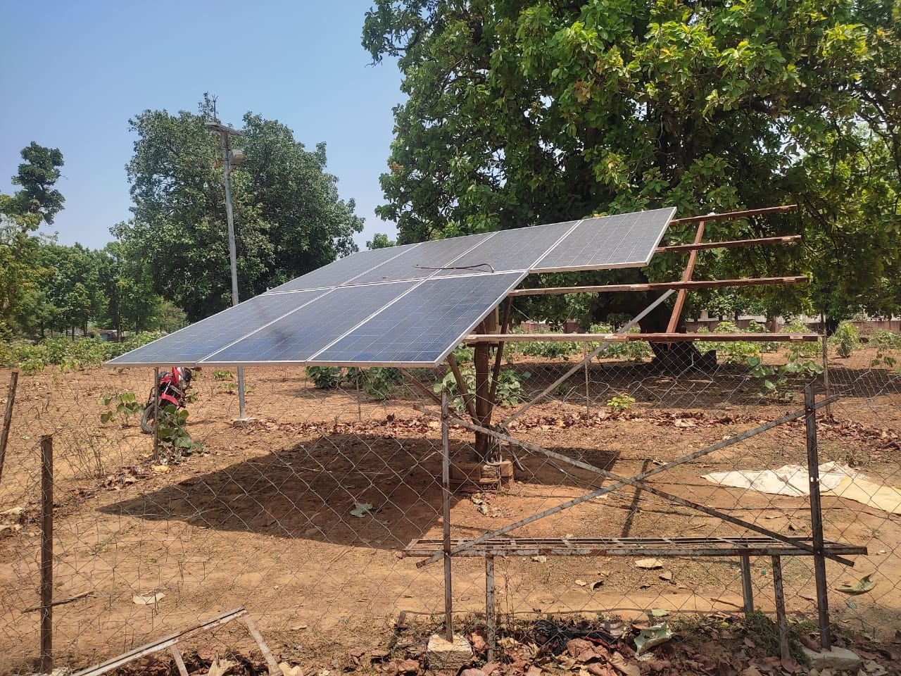 लगातार हो रही चोरी, हाथ पर हाथ धरे बैठी पुलिस, इलाके में दहशत