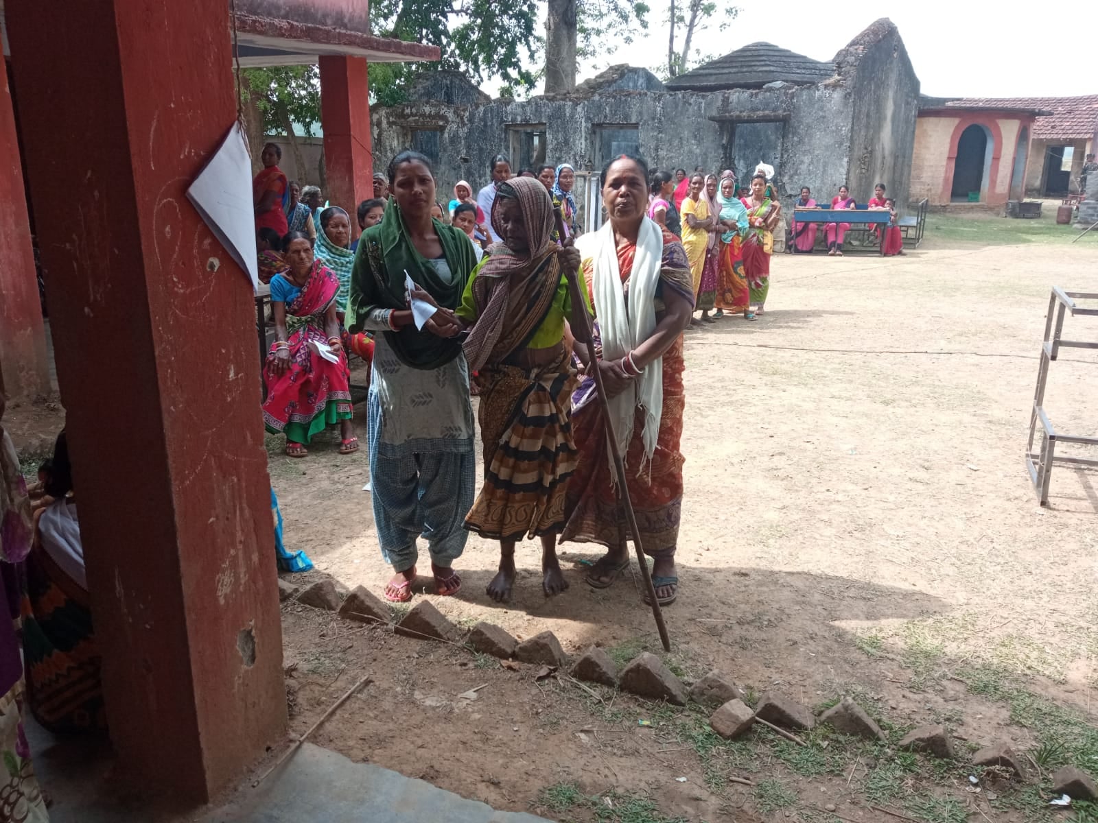 गांव की सरकार : जमशेदपुर में  उत्साह परवान पर, शुरुआती दो घंटे में ही गुड़ाबांडा में 18.69 % मतदान