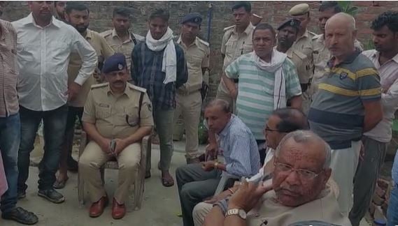 हीरो शोरूम कैशियर मर्डर : पीड़ित परिवार से मिलने पहुंचे डिप्टी सीएम तार किशोर प्रसाद, कहा परिवार को मिलेगा मुआवजा