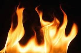 ज्वैलरी की दुकान में देर रात लगी आग, सब कुछ खाक