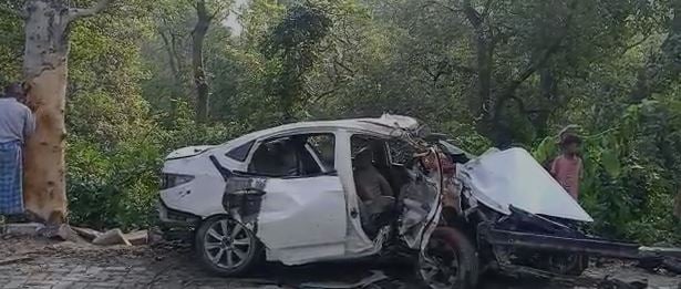 बगहा में भीषण सड़क हादसा,दो बच्ची समेत  एक ही परिवार के  चार लोगों की मौत