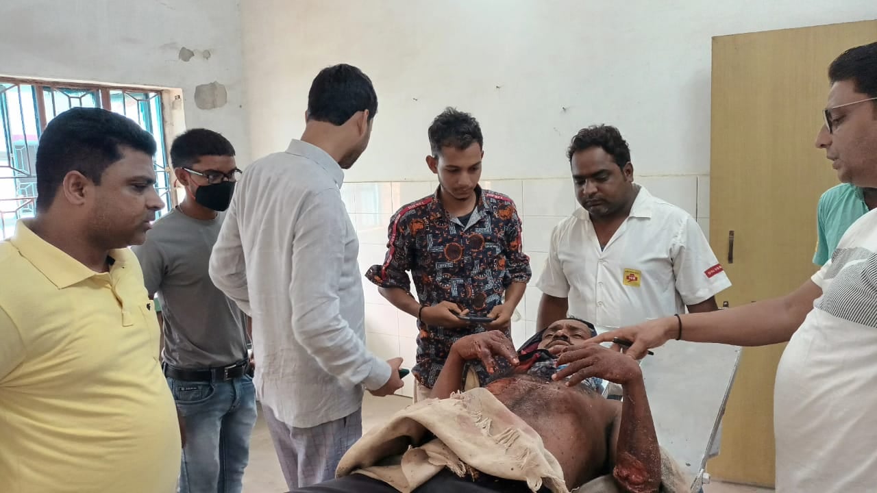 शराब पीने के दौरान दोस्तों ने गला रेत कर हत्या का किया प्रयास,  सभी आरोपी फरार