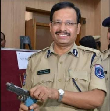 हैदराबाद डॉक्टर दुष्कर्म मामला :  आयोग की जांच में पुलिस एनकाउंटर फर्जी, दोषी पुलिस कर्मियों पर कार्रवाई का निर्देश