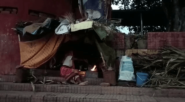 मन्नत के लिए वर्षों से बासुकी नाथ में धरना दे रहे सैकडों श्रद्धालू, डीसी ने हटाने का दिया निर्देश