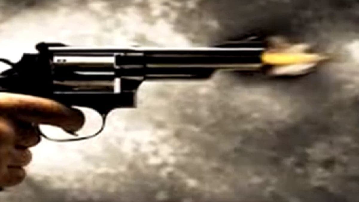 Crime Update : रांची में संदीप थापा और आनंद वर्मा गैंग के भिड़ने से पहले पुलिस आ धमकी*