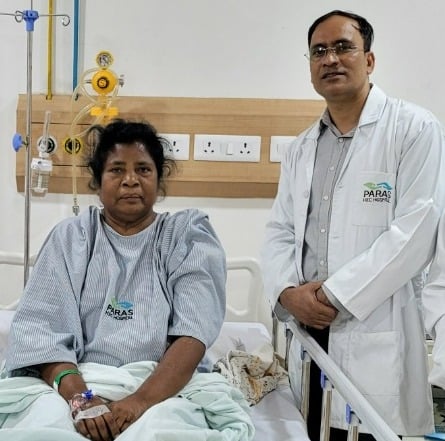 महिला के पेट से निकला 2.5 किलो का ट्यूमर,  पारस एचईसी अस्पताल में हुई सफल सर्जरी