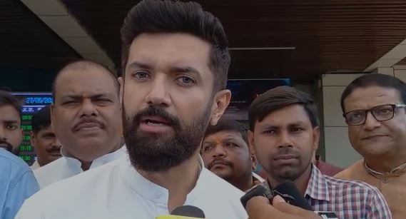 जदयू नेता आरसीपी सिंह के समर्थन में उतरे चिराग, जातीय जनगणना का काम शुरू करें सीएम