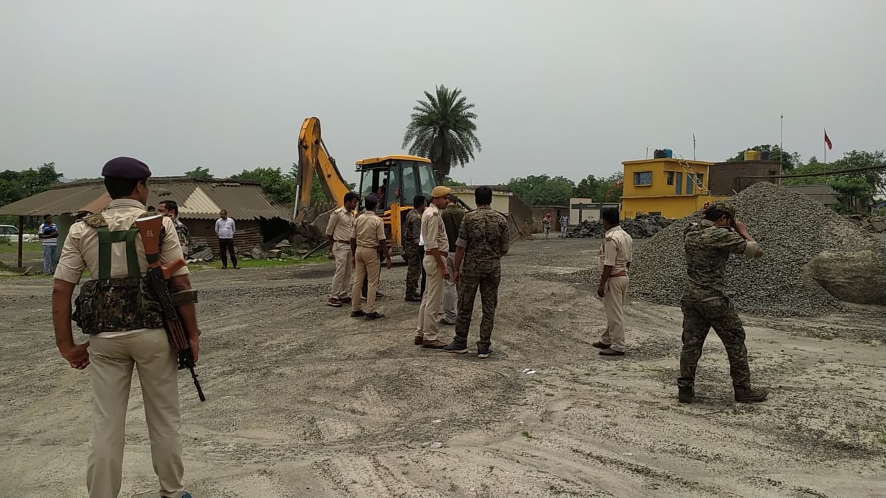 अवैध खनन के खिलाफ डीसी ने खोला मोर्चा, तो माफियाओं और भ्रष्ट अधिकारियों में मचा हड़कंप