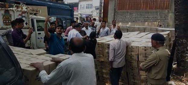 हरियाणा से बिहार में शराब तस्करी जारी, ओआरएस पैकेट की आड़ में 20 लाख का शराब जब्त, चालक -खलासी गिरफ्तार