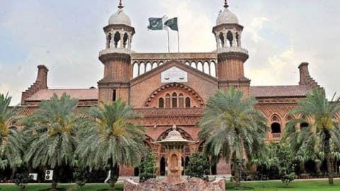 न्याय में देरी से नाराज पाकिस्तानी महिला ने लाहौर हाईकोर्ट के चीफ जस्टिस से कहा --  न्याय नहीं दे सकते, तो  भारत भेज दें