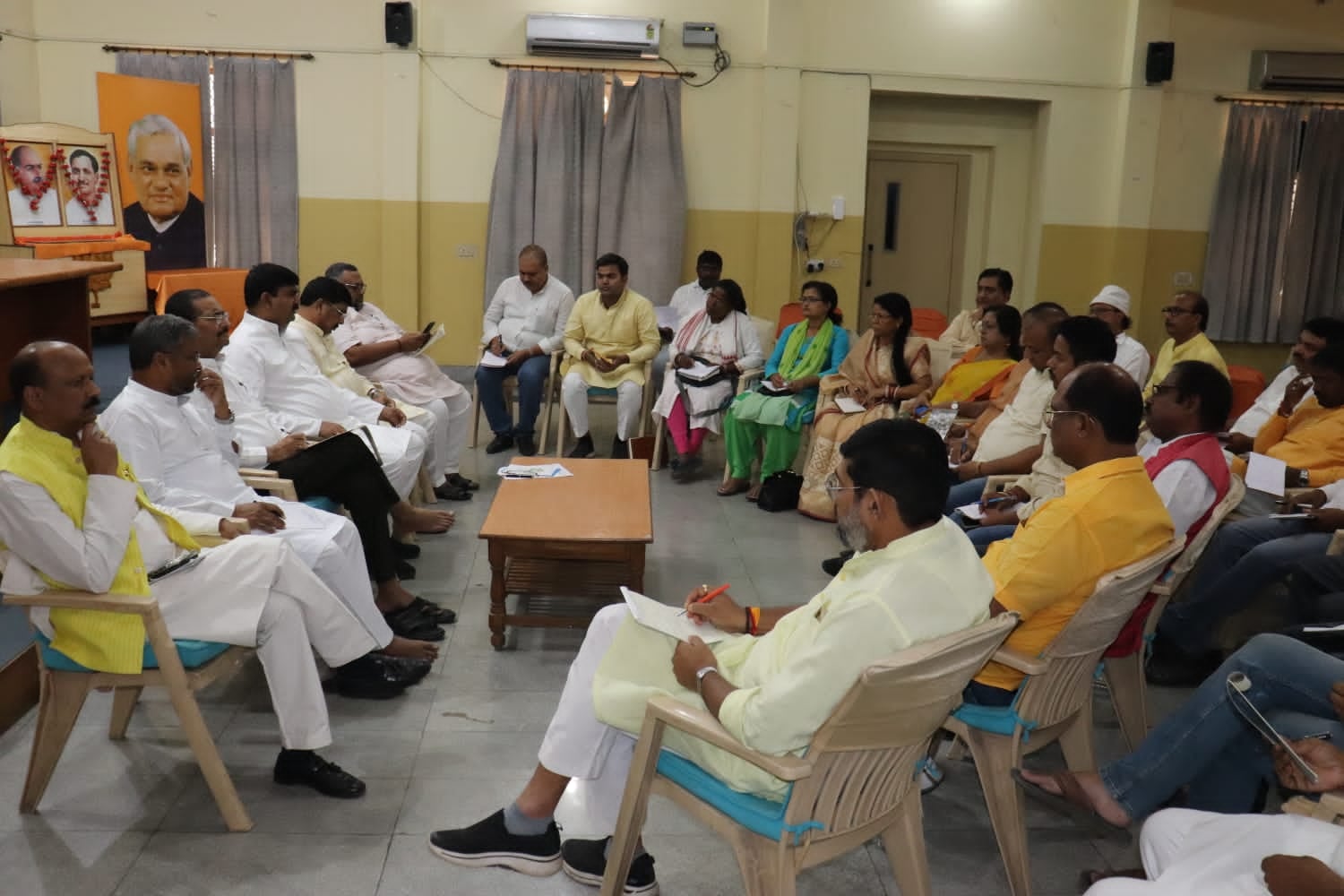 विश्वास रैली को लेकर तैयारी जोरों पर, भाजपा नेताओं ने मोरहाबादी मैदान का लिया जायजा